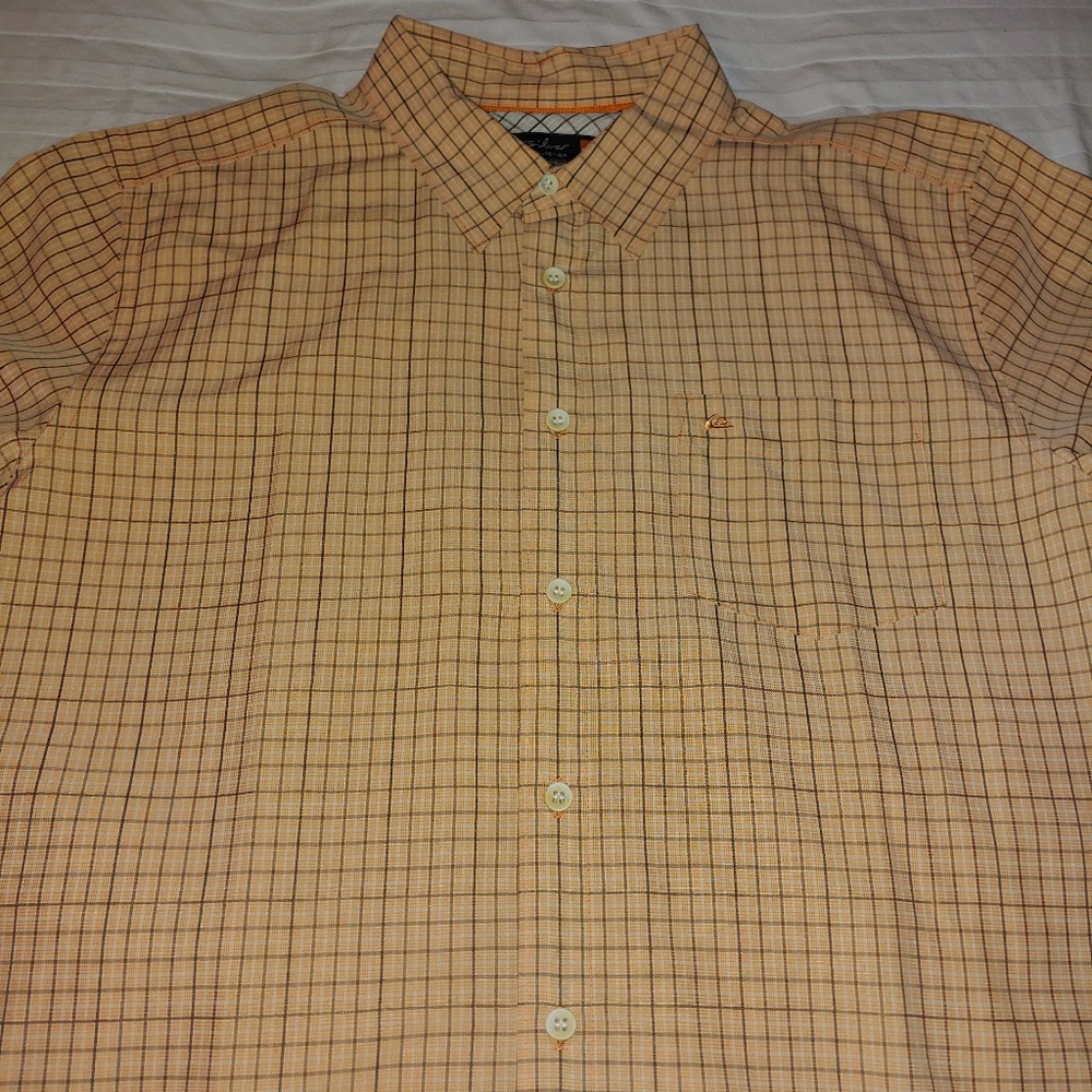 Quiksilver button down